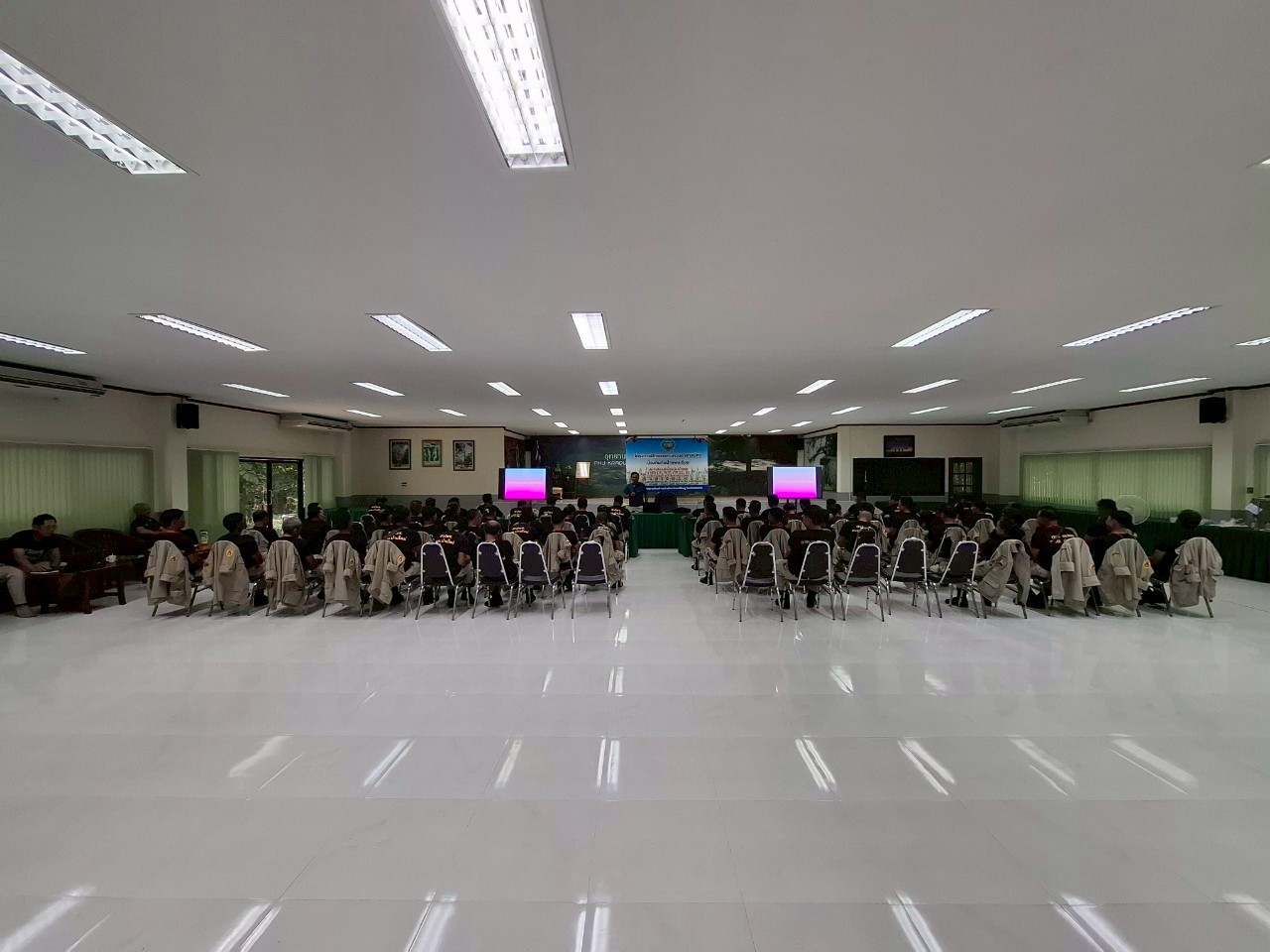 LINE_ALBUM_ทบทวน อปพร. 68_250813_8_396.jpg